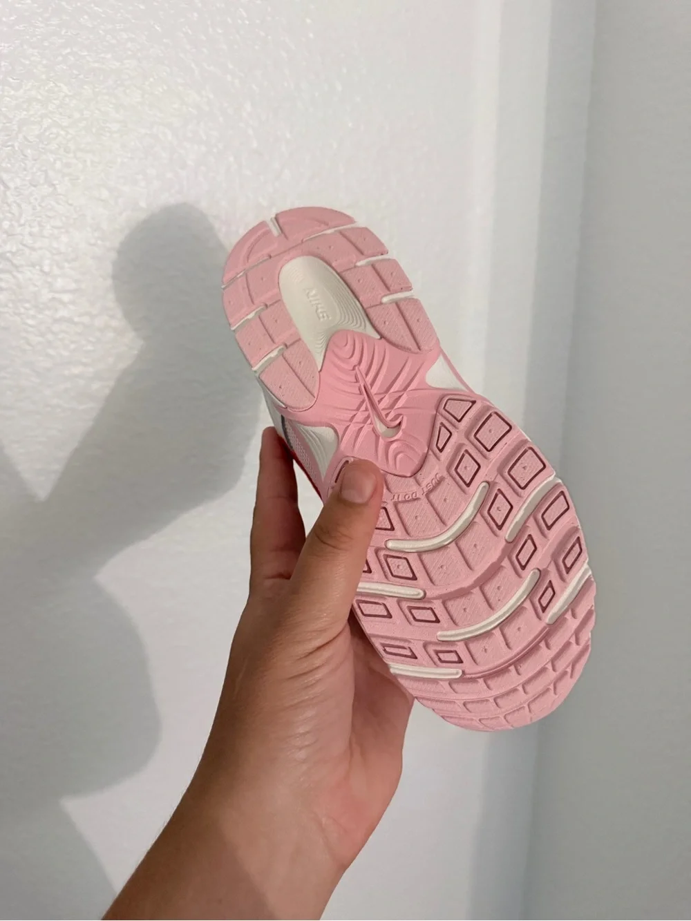 Nike Kids' Pink and White VR